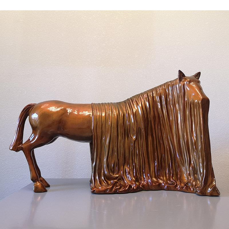 Curtain Covering Horse Sculptu - огляд і ціна Crafting Resin